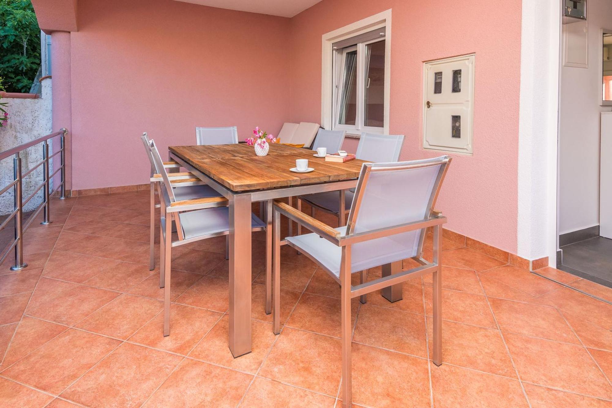 Apartment Trogrlic Privlaka (Zadar)